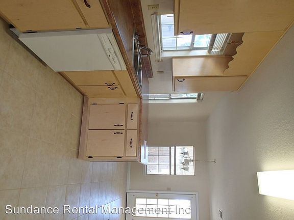 4th image of 203 Seville Cir