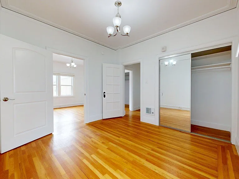 1053 Bush St #12 — Photo 9