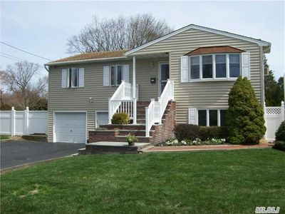 275 Lincoln Ave, Saint James, NY, 11780