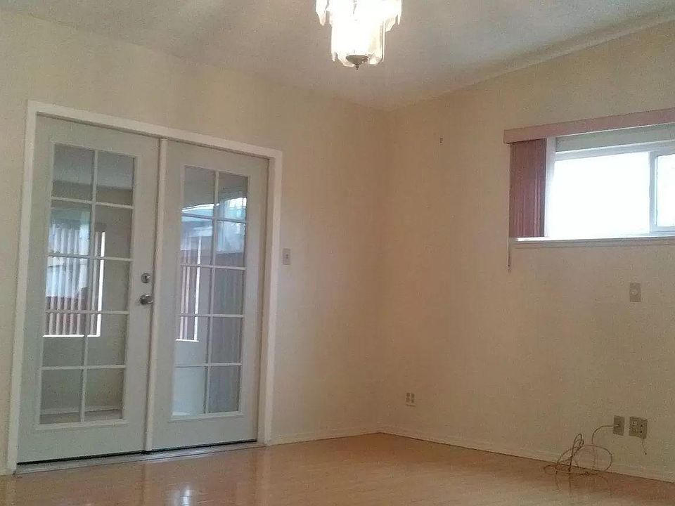 2nd image of 4903 McClintock Ave