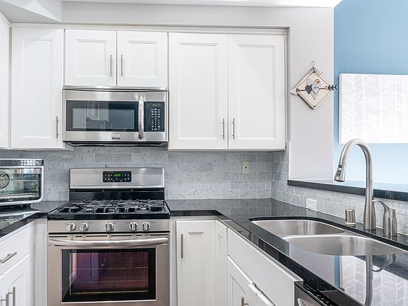 5th image of 1436 20th St Unit 14