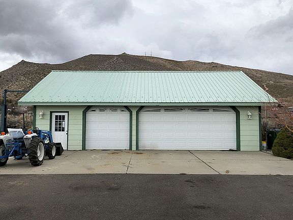 Garage - 1200 sq ft