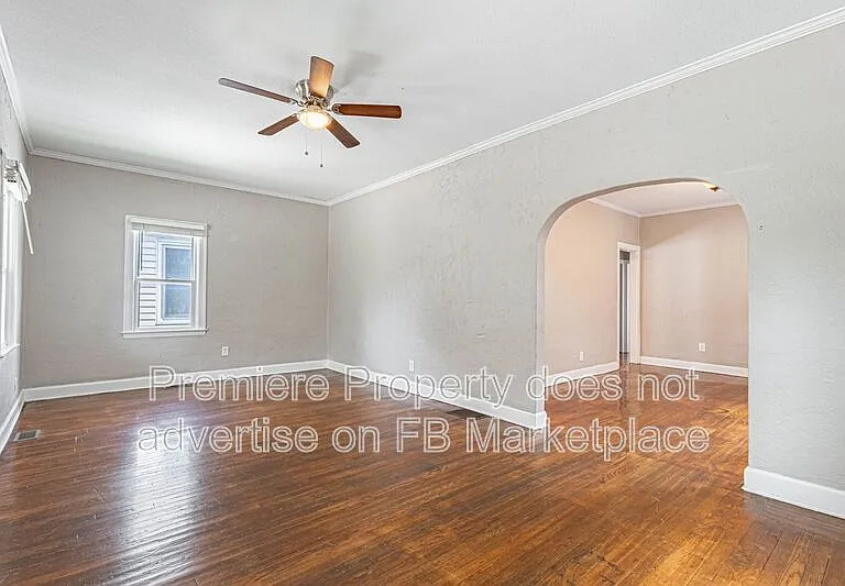 239 S Mill St — Photo 3