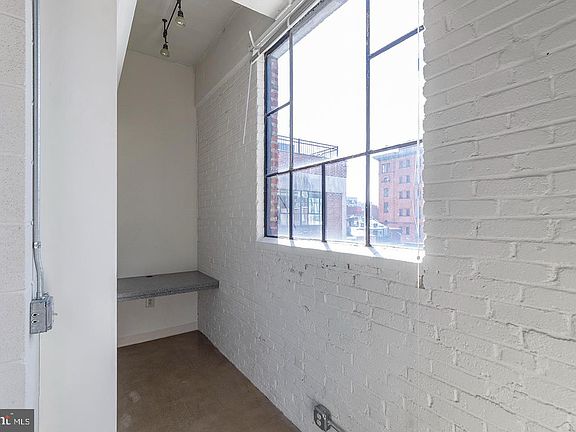 4th image of 412-26 S 13th St #201