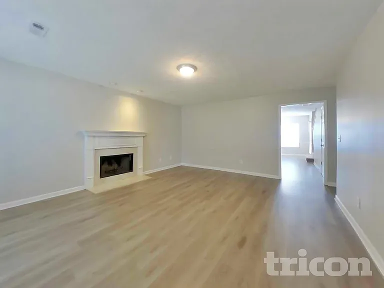 3001 Deer Trail Dr — Photo 4