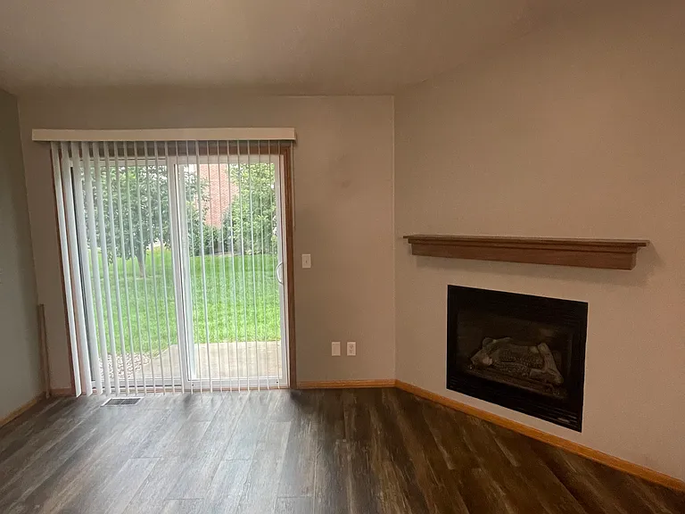 7425 S 16th St — Photo 11