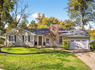 1515 Bridle Rd, Saint Louis, MO 63119
