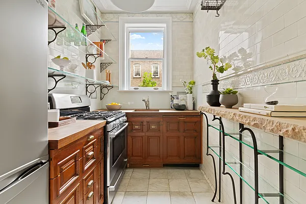 Sold by Compass | media 6
