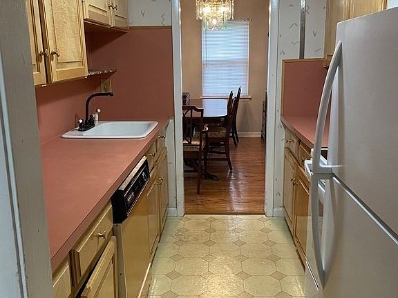 3rd image of 20 Brian Dr APT E