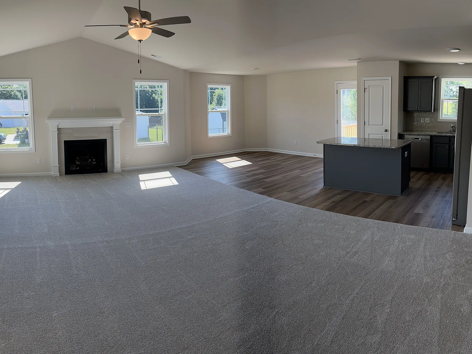 3 bed, 1571 sqft, $1,900 — Photo 2