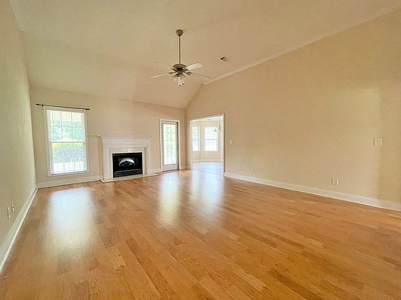3rd image of 207 N Charity Ln