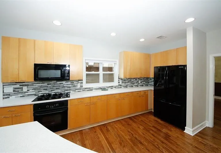 1354 Brookhaven Village Cir NE — Photo 20