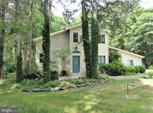 141 W Millstream Rd, Cream Ridge, NJ 08514