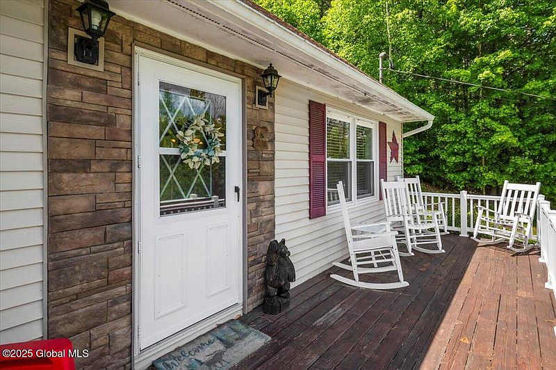 5th image of 113 New Vermont Road