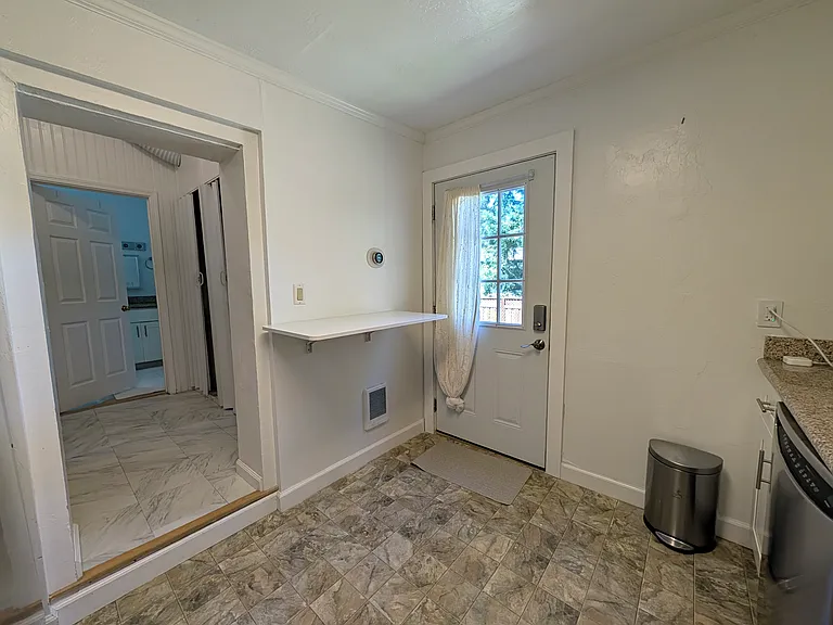16403 Kennedy Rd — Photo 20