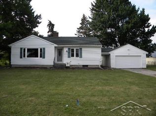 8090 E Holland Rd, Saginaw, MI 48601