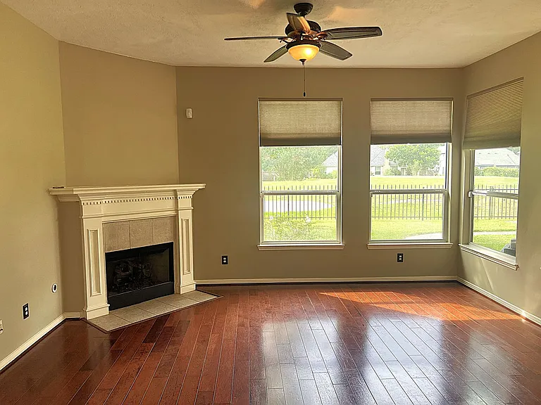 18718 Walden Forest Dr — Photo 14