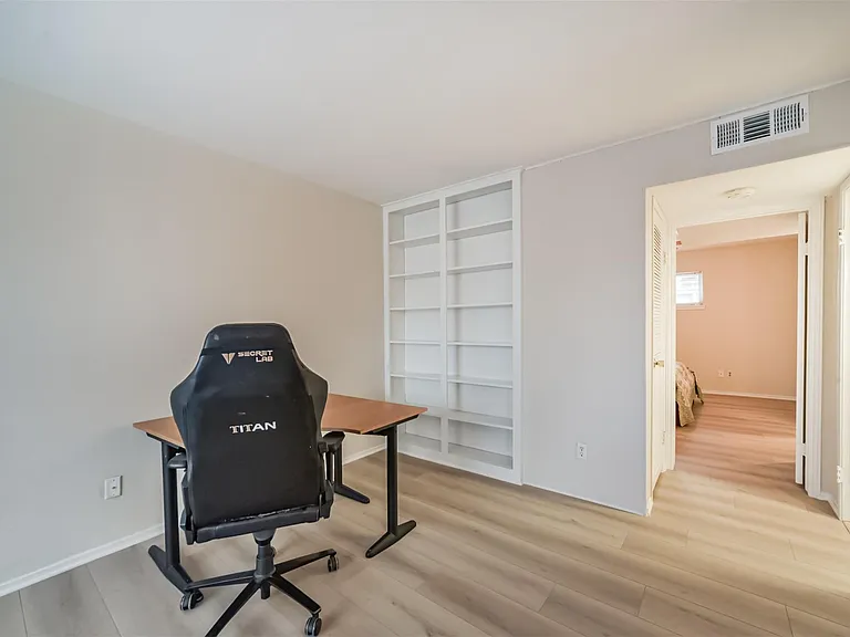 6410 Del Monte Dr #89 — Photo 22
