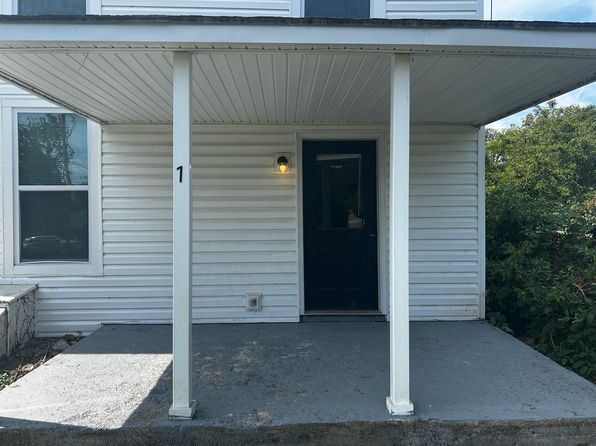 709 S George St APT 1