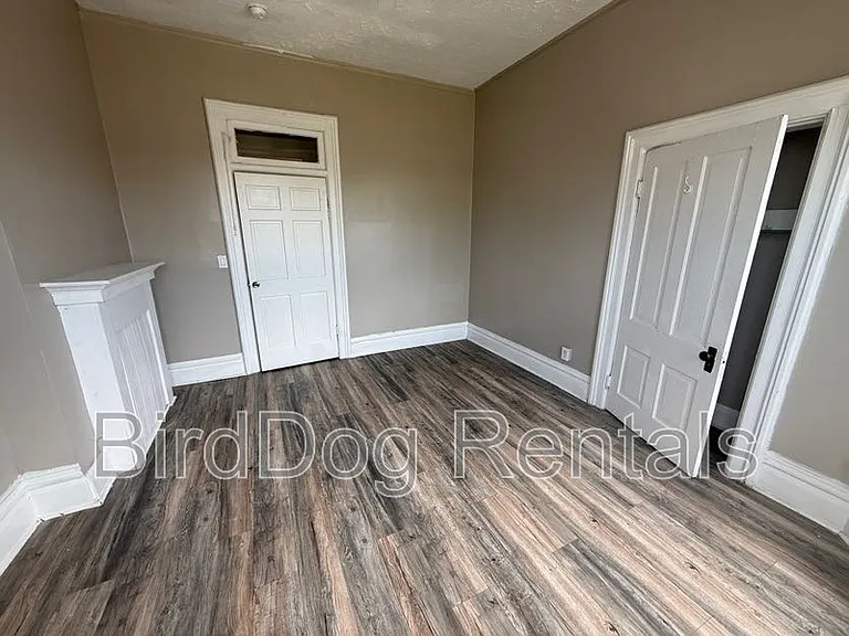 1044-1046 E Long St — Photo 13