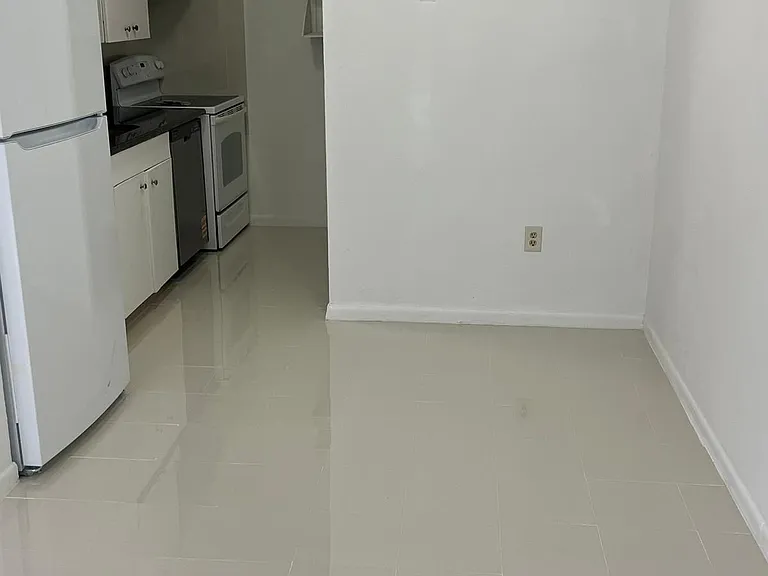 3443 Kelly Ct — Photo 2