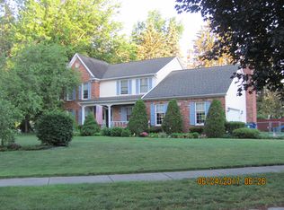 2 Mill Valley Dr, East Amherst, NY 14051