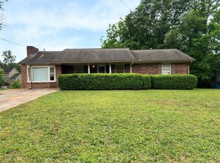 1294 Woodleigh Rd SW, Marietta, GA 30008