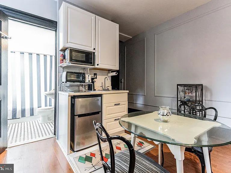 1324 Locust St #519 — Photo 14