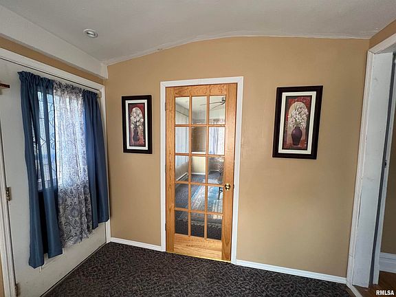4th image of 1205 E McClure Ave