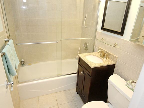 5th image of 311 E 71st St APT 9D