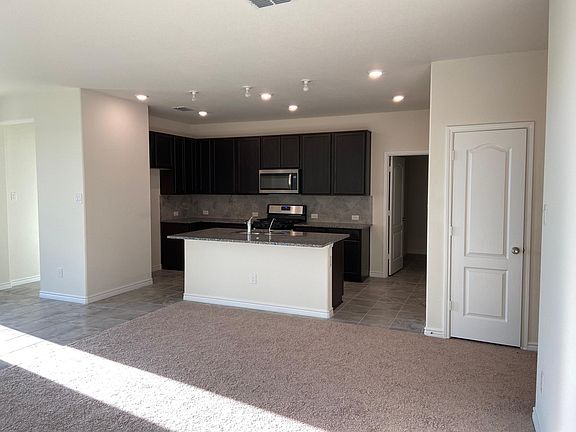 3rd image of 2645 Warren Ln