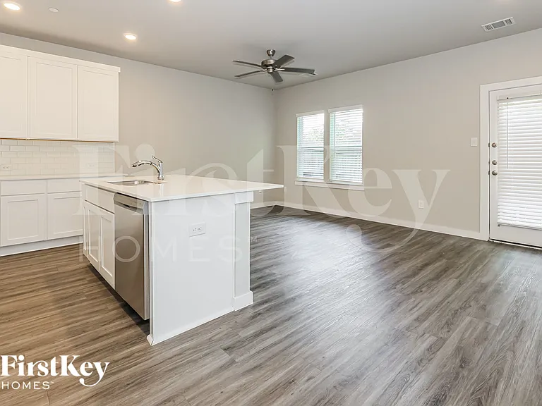 18322 W Centro Cir — Photo 10