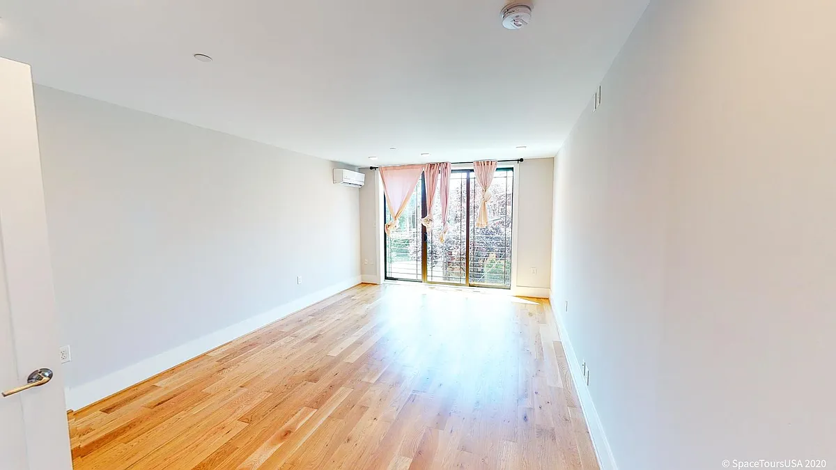 Building Photo - 1311 Pennsylvania Ave SE #B