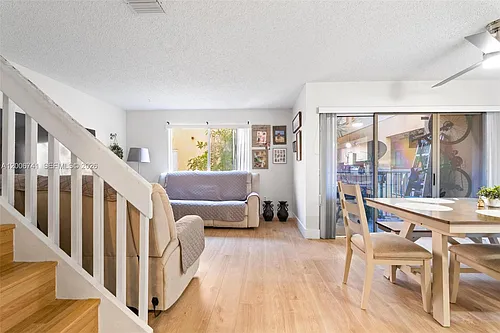 6235 Kendale Lakes Cir #247 Photo 1