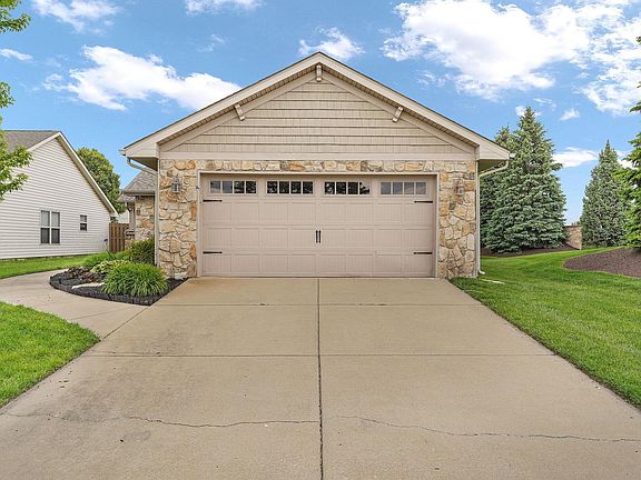 2nd image of 8 Kettle Cir