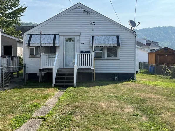 228 Mulberry Avenue, Moundsville, WV 26041