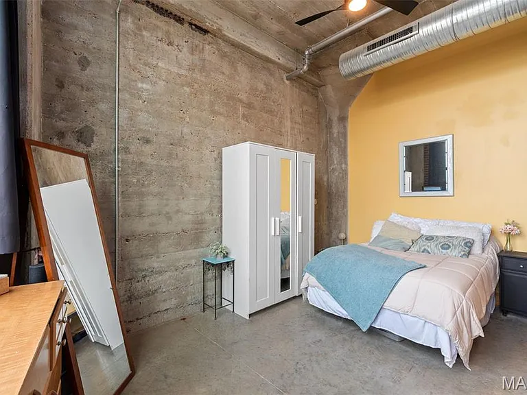 2323 Locust St #308 — Photo 15