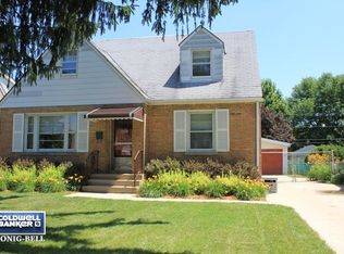 7825 N Neva Ave, Niles, IL 60714