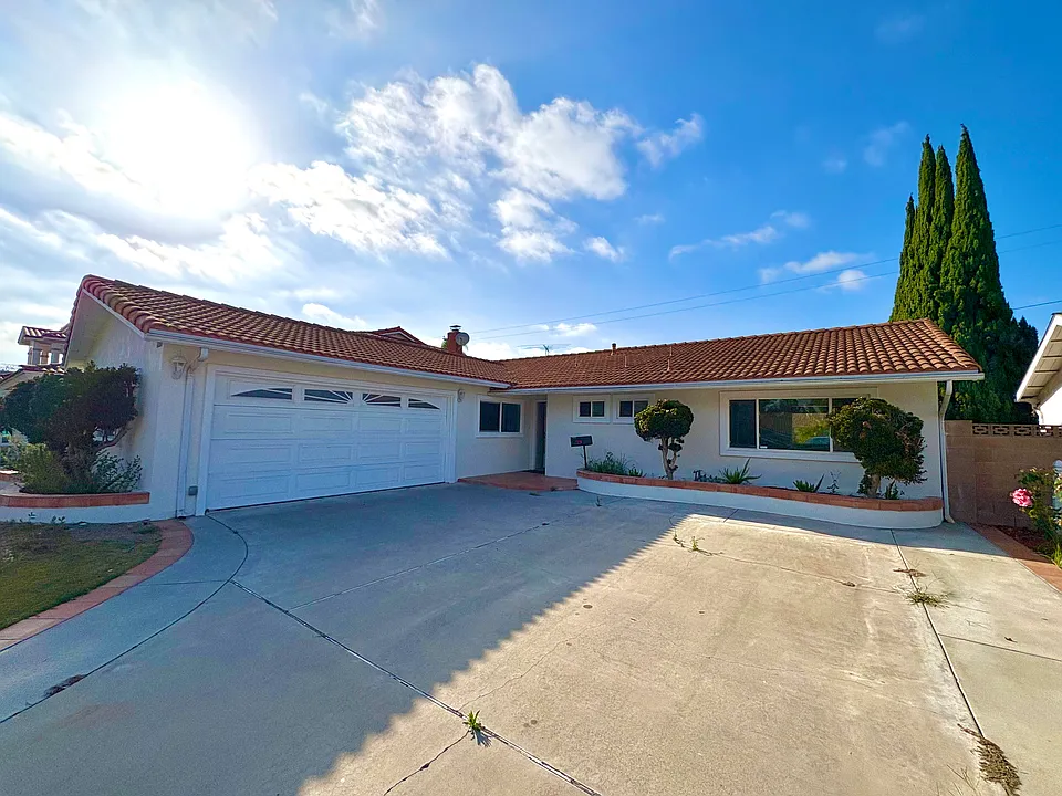 10377 Morning Glory Ave