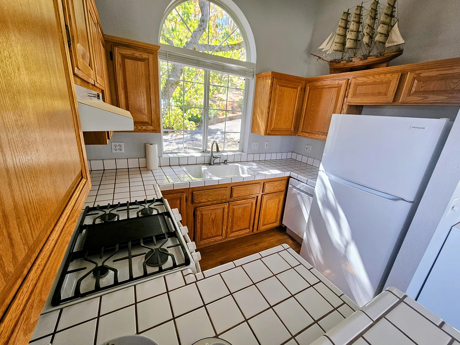 1 bed, 800 sqft, $2,000 — Photo 4