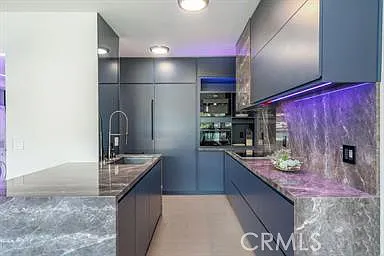 838 N Doheny Dr #804 — Photo 9