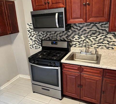 4th image of 454 N 50th St