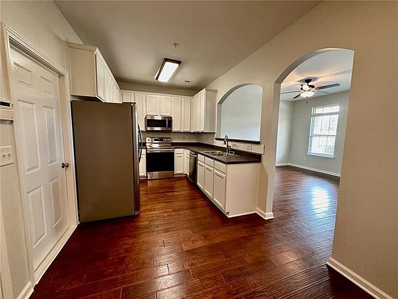 4th image of 538 Georgia Way