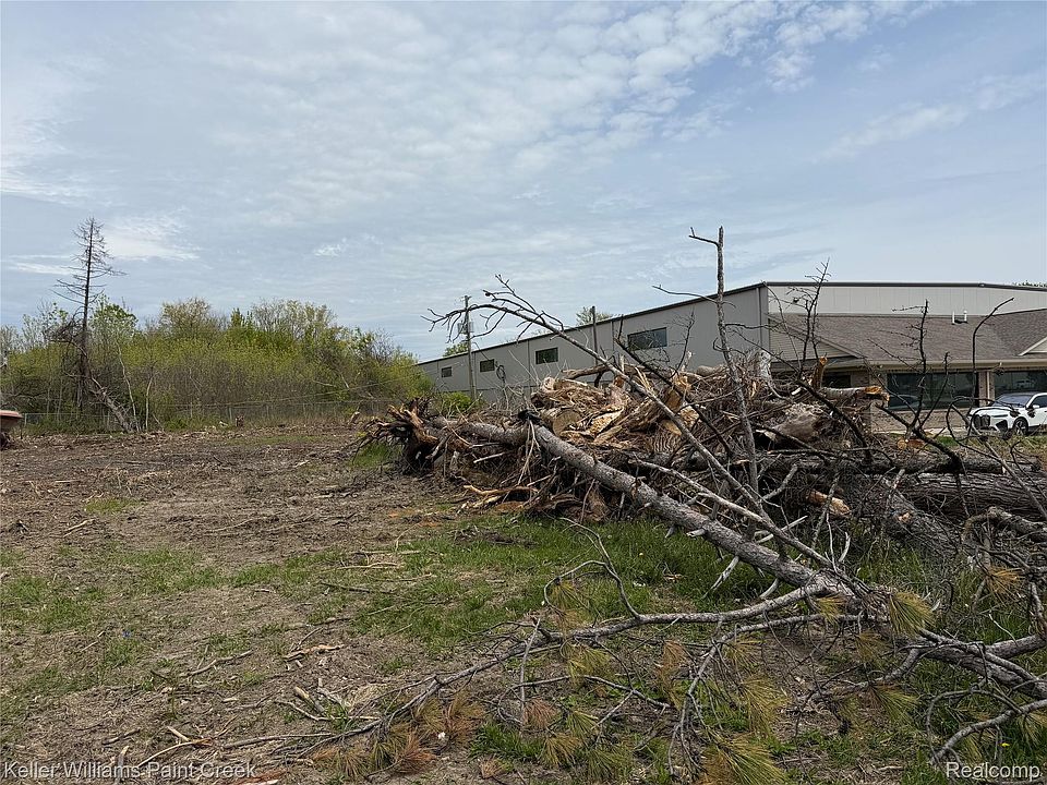 22477 Fifteen Mile Rd, photo 8