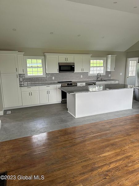 5th image of 367 Goodman Road
