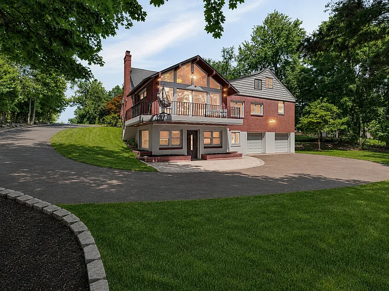 140 N Farview Ave — Photo 25