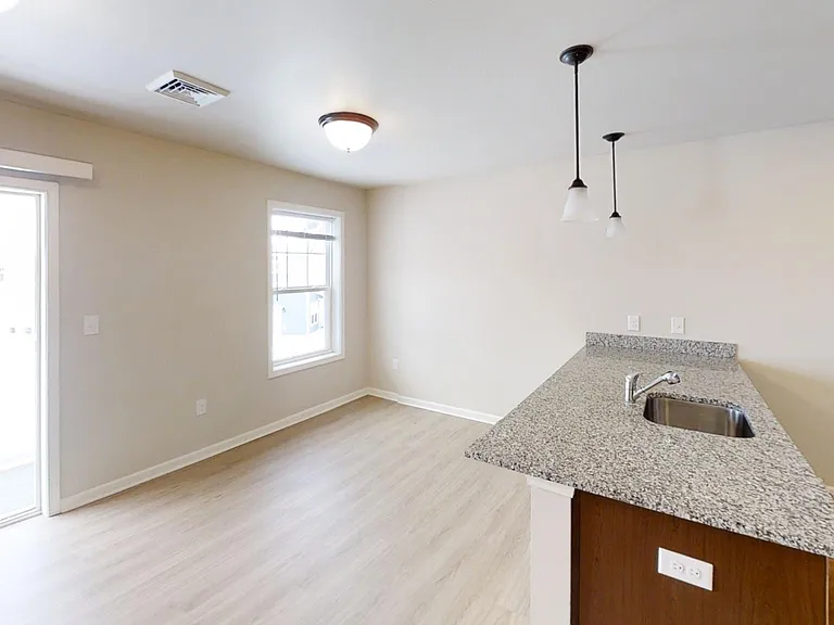 Glen Esk Apartments — Photo 10