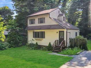 68 Babylon Dr, Sound Beach, NY 11789