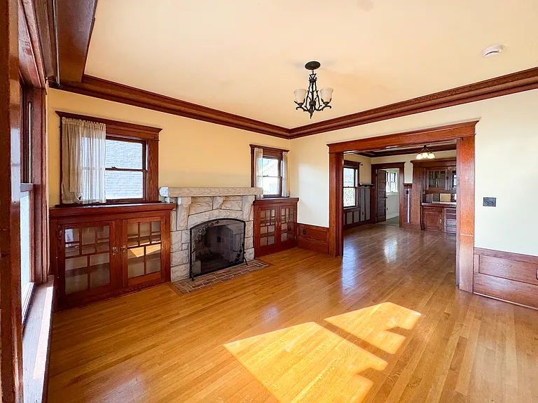 1123 Marion Ave — Photo 50