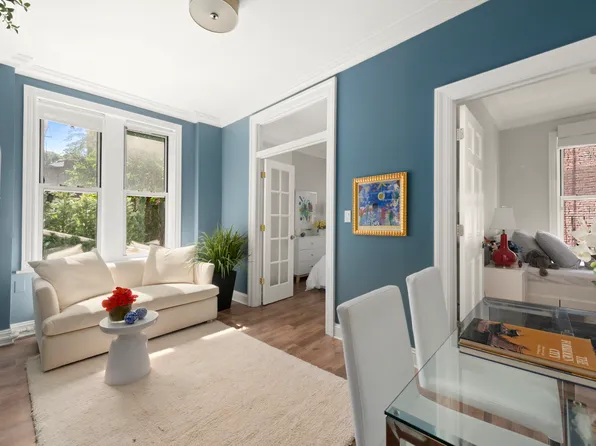 210 East 17th Street 3D image 2 of 11